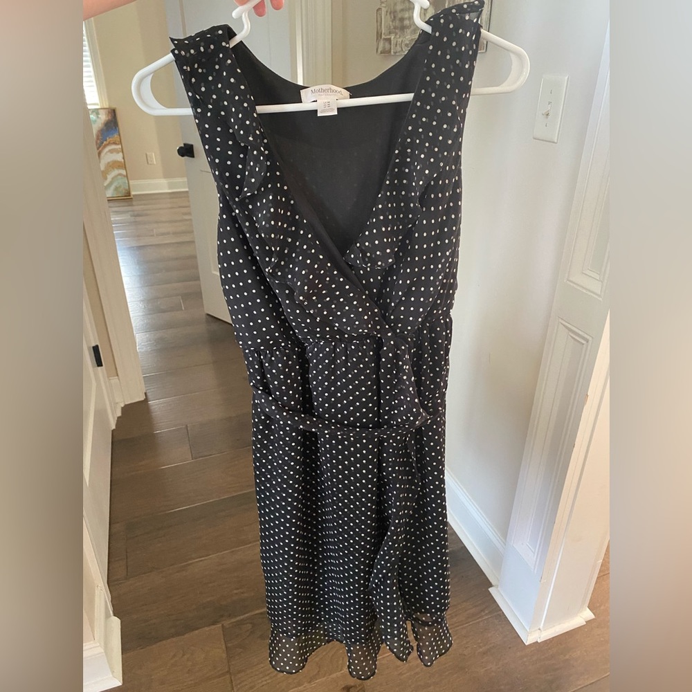 Motherhood Maternity dress size Medium. LIKE NEW!